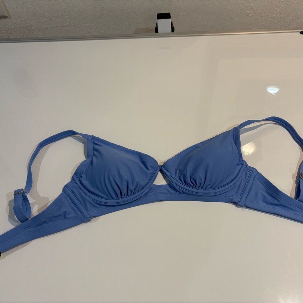 SHADE & SHORE Light Blue 34D Underwire with removable push-up pads. EUC